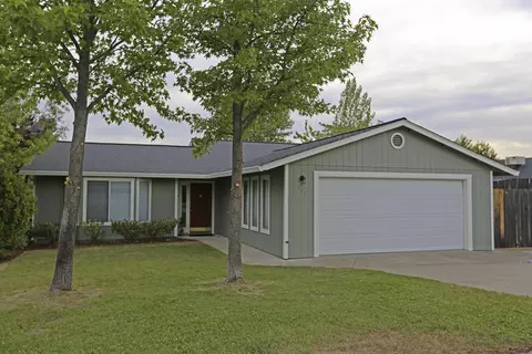 912 Partridge Dr, Redding, CA 96003 photo 1