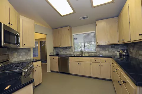 912 Partridge Dr, Redding, CA 96003 photo 6