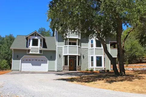 14540 Bass Dr, Redding, CA 96003 photo 2