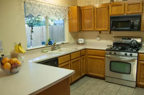 1833 Trumpet Dr, Redding, CA 96003 photo 4