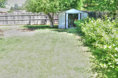 6763 Creekside St, Redding, CA 96001 photo 2