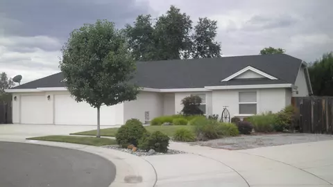 7290 Legacy Ct, Redding, CA 96001 photo 2