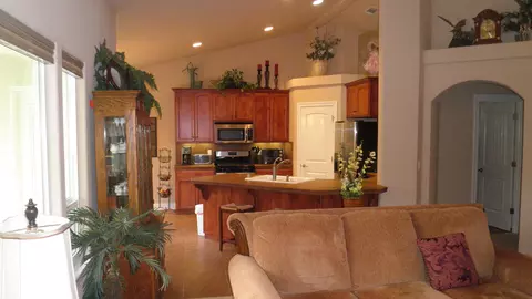 7290 Legacy Ct, Redding, CA 96001 photo 4