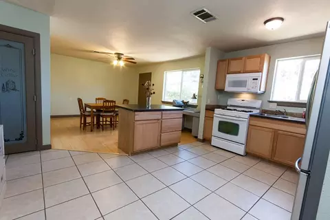 2904 West St, Redding, CA 96001 photo 4