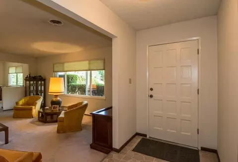 7226 Encina Dr, Redding, CA 96002 photo 3