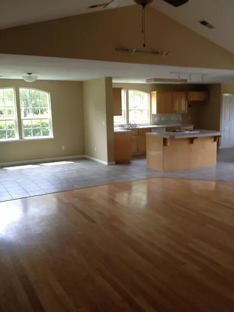 300 Breese Ave, Red Bluff, CA 96080 photo 3