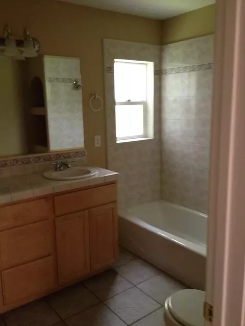 300 Breese Ave, Red Bluff, CA 96080 photo 4