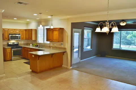 2124 Tuscany Way, Redding, CA 96003 photo 4