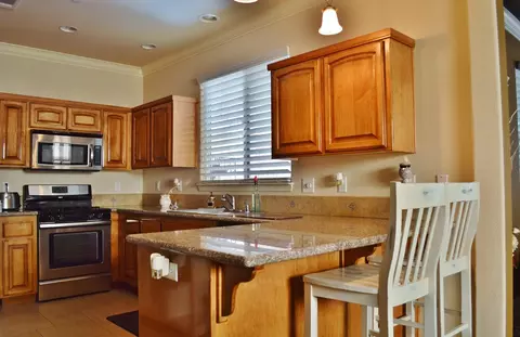 2124 Tuscany Way, Redding, CA 96003 photo 2