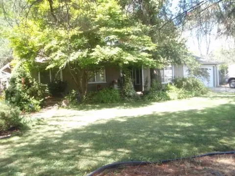 19009 Snowflake Ln, Redding, CA 96003 photo 2