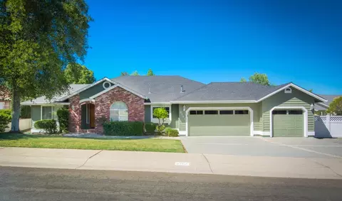 3764 Siskiyou St, Redding, CA 96001 photo 1