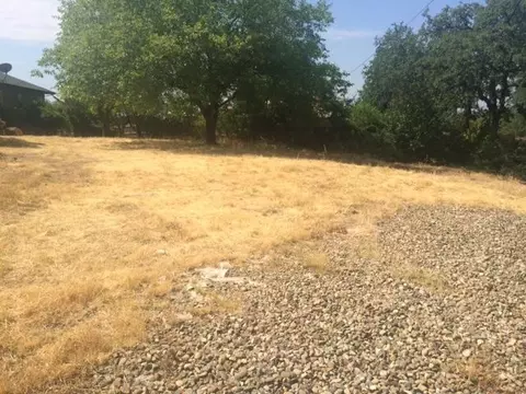 325 Rosemary Ln, Redding, CA 96003 photo 1