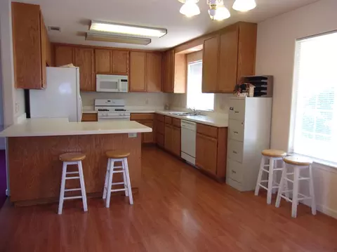 3390 Landmark Ct, Redding, CA 96003 photo 2