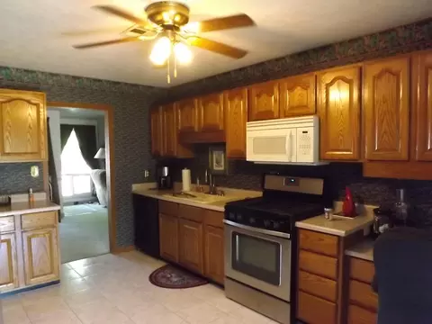 2345 Beverly Dr, Redding, CA 96002 photo 4