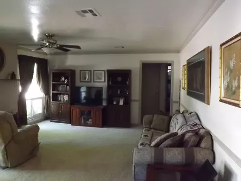 2345 Beverly Dr, Redding, CA 96002 photo 3