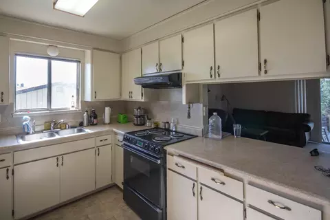 1065 Moss Creek Rd, Redding, CA 96003 photo 3