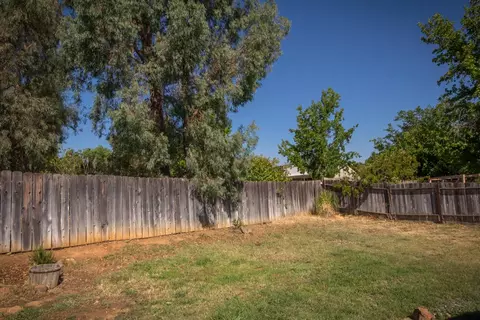 1151 Jaxon Way, Redding, CA 96003 photo 2