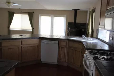 489 Reddington Dr, Redding, CA 96003 photo 2