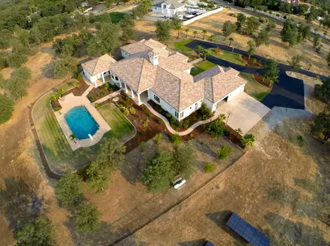 15750 Sol Semete Trl, Redding, CA 96001 photo 1