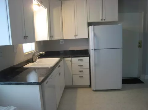 2325 Garden Ave, Redding, CA 96001 photo 2