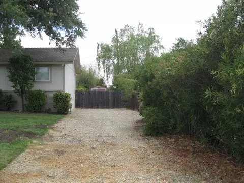 2847 Squire Ave, Redding, CA 96002 photo 3