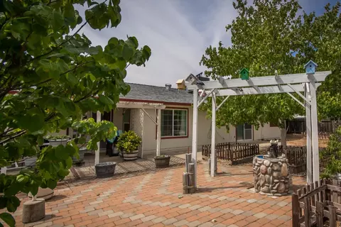 3390 Cutlas Ct, Redding, CA 96001 photo 2