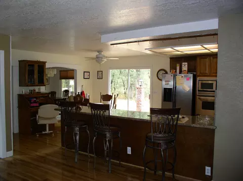 20093 Vernita Dr, Redding, CA 96003 photo 3