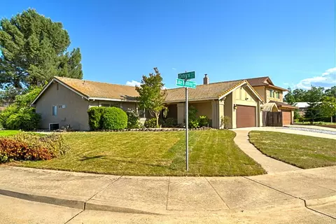 2557 Lake Redding Dr, Redding, CA 96003 photo 3