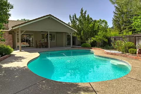 2557 Lake Redding Dr, Redding, CA 96003 photo 1