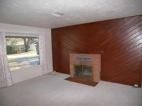 2732 Russell, Redding, CA 96001 photo 6