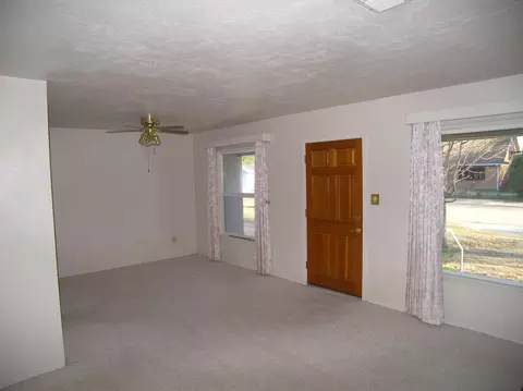 2732 Russell, Redding, CA 96001 photo 7