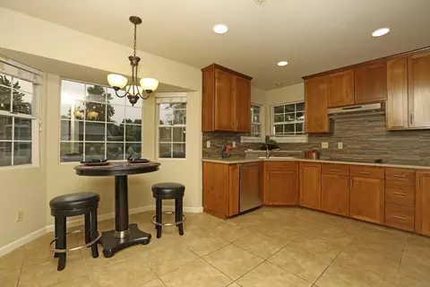 1959 El Verano St, Redding, CA 96002 photo 5