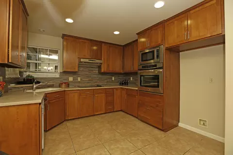 1959 El Verano St, Redding, CA 96002 photo 4