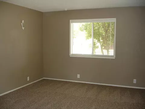 2561 Wyndham Ln, Redding, CA 96001 photo 8