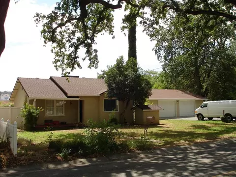 2561 Wyndham Ln, Redding, CA 96001 photo 1