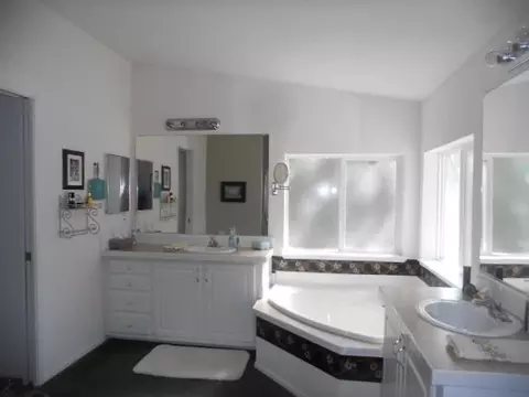 26905 Old Edgewood Rd, Weed, CA 96094 photo 2