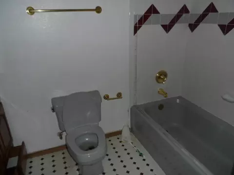 1534 Orange Ave, Redding, CA 96001 photo 2