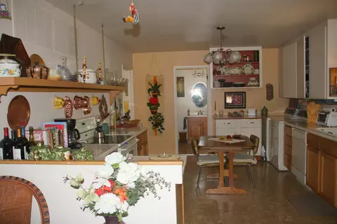 7701 Music Rd, Redding, CA 96002 photo 2