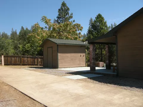 11308 Iron Mountain Rd, Redding, CA 96001 photo 4