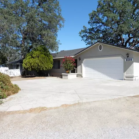1955 Riviera Dr, Redding, CA 96001 photo 1