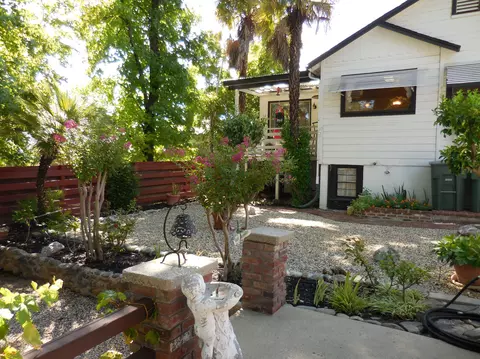 2326 Placer St, Redding, CA 96001 photo 3