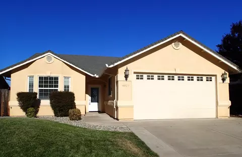 4827 Lofty Oak Dr, Redding, CA 96002 photo 1