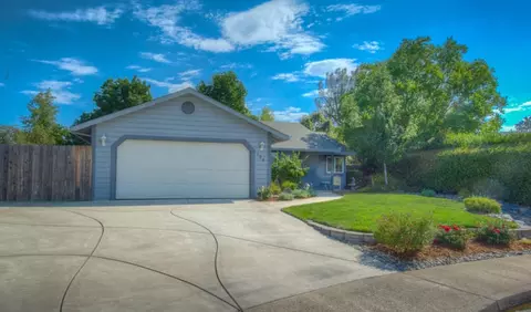 124 Justin Way, Redding, CA 96003 photo 3