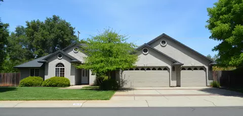 2510 Castlewood Dr, Redding, CA 96002 photo 1