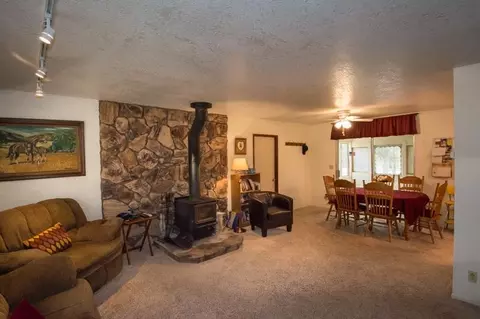 9634 Logan Rd, Redding, CA 96003 photo 3