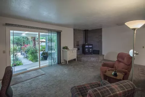 329 Branstetter Ln, Redding, CA 96001 photo 2