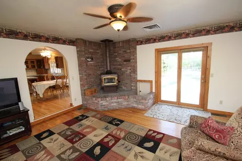 8411 Potosi Rd, Redding, CA 96001 photo 4