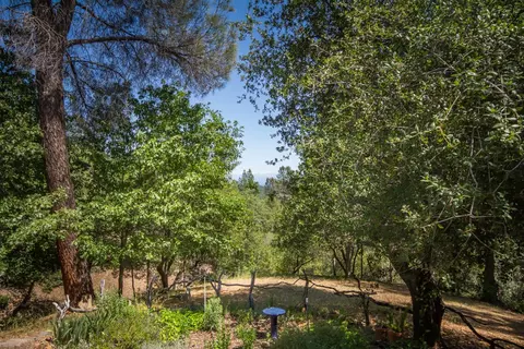 10255 Carrousel Dr, Redding, CA 96001 photo 24