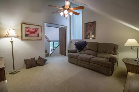 10255 Carrousel Dr, Redding, CA 96001 photo 8