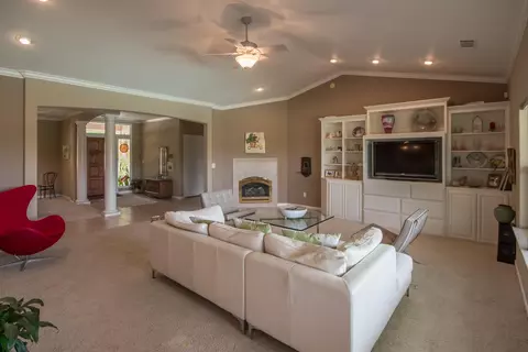 6394 Carmel Dr, Redding, CA 96003 photo 4